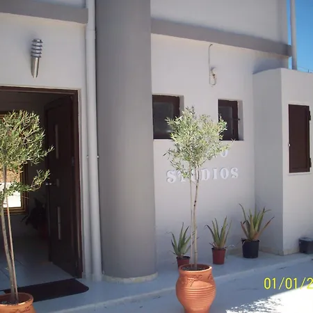 Posto 5 Chania Crete 100 M From The 达拉索
